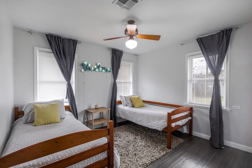 Building Photo - 6004 Libyan Dr