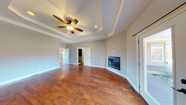 Building Photo - Beautiful county home, ranch with extra bu...