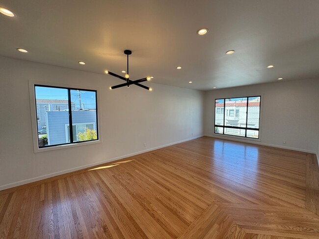 Building Photo - Remodeled 2BR/1BA Single Family Home in Su...