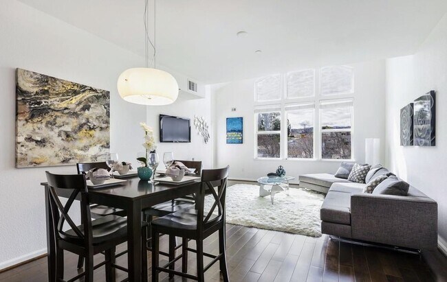 Building Photo - 1388 Broadway