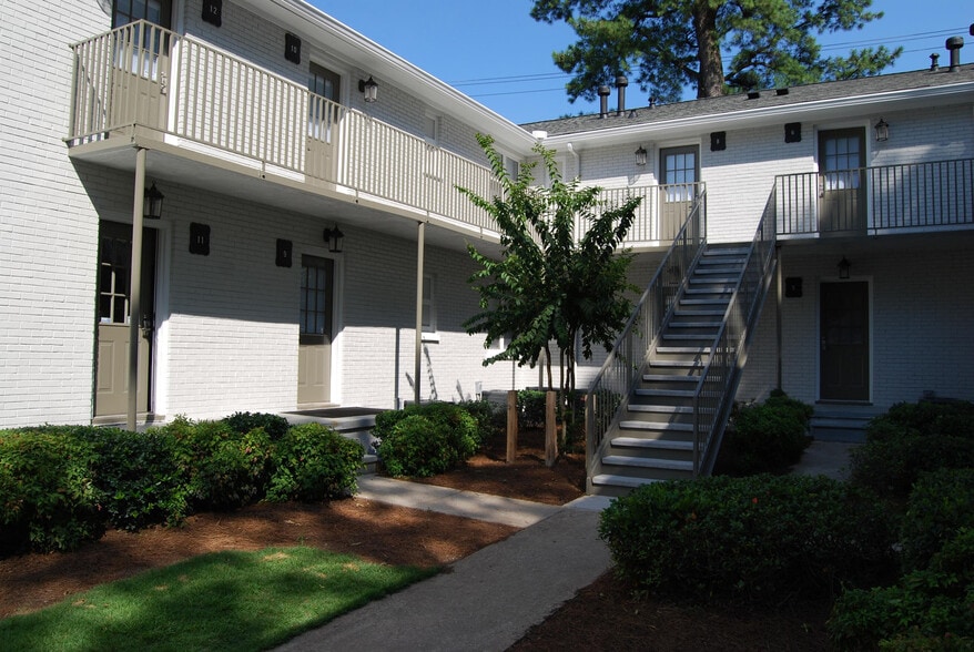 Building Photo - 15 Standish Ave NW