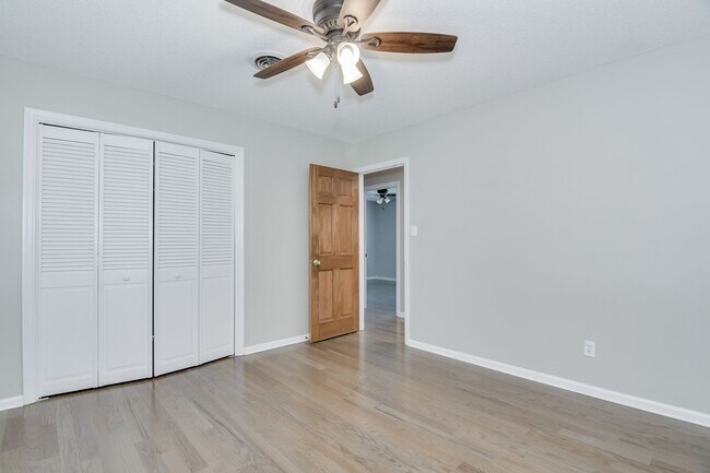 Building Photo - Beautiful Ranch in Montclair!