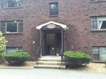 Building Photo - 69 Spencer Rd