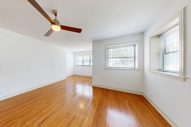 Building Photo - 5234-5244 S. Ingleside Avenue