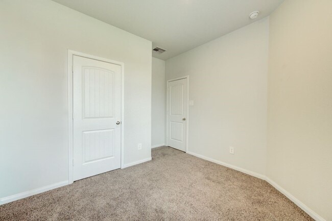Building Photo - 14469 Sugar Pines Dr