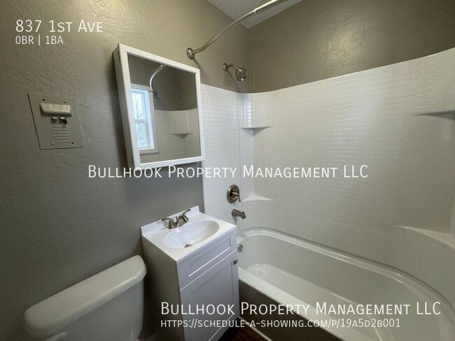 Building Photo - 837 1st Ave