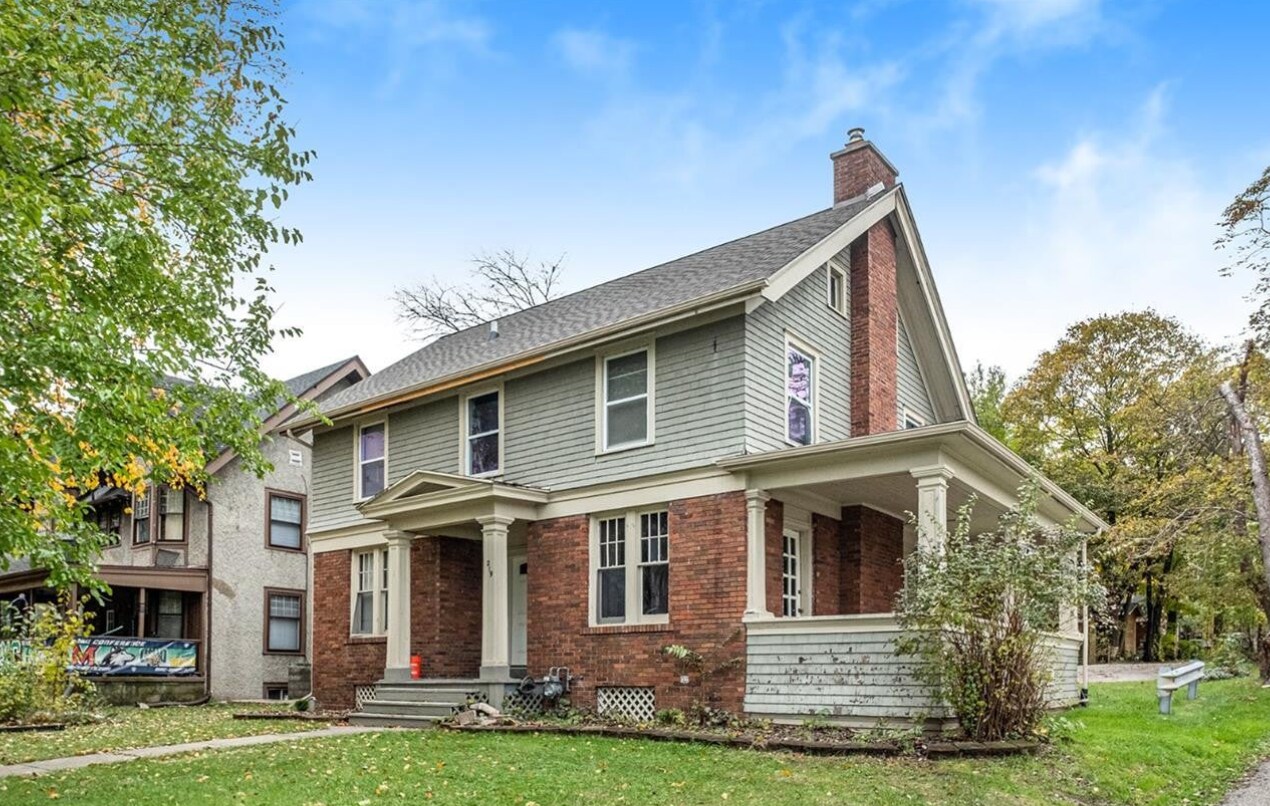 Building Photo - 219 N Normal St