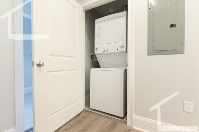Building Photo - Beautiful Brighton Unit Next to Chandler Pond Available 9/1/2026