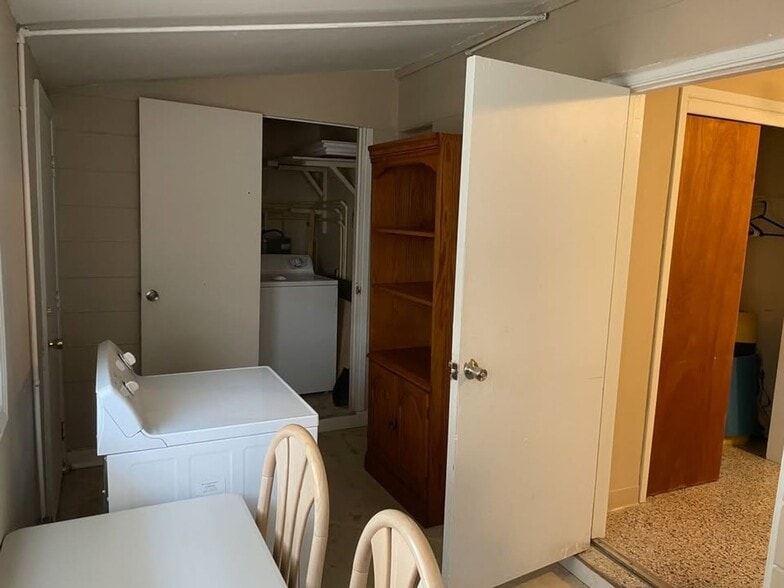 Building Photo - 2125 Highland Ave