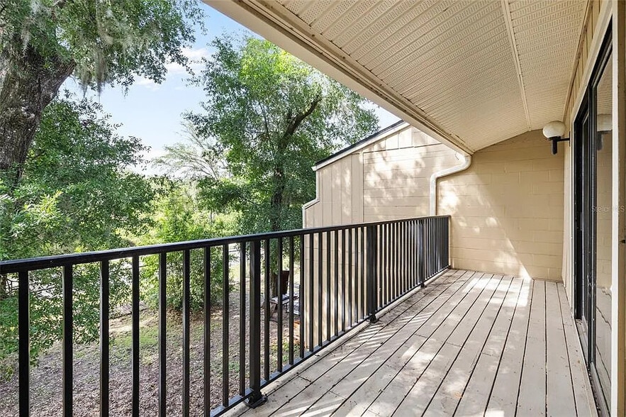 Master bedroom balcony - 507 NW 39th Rd