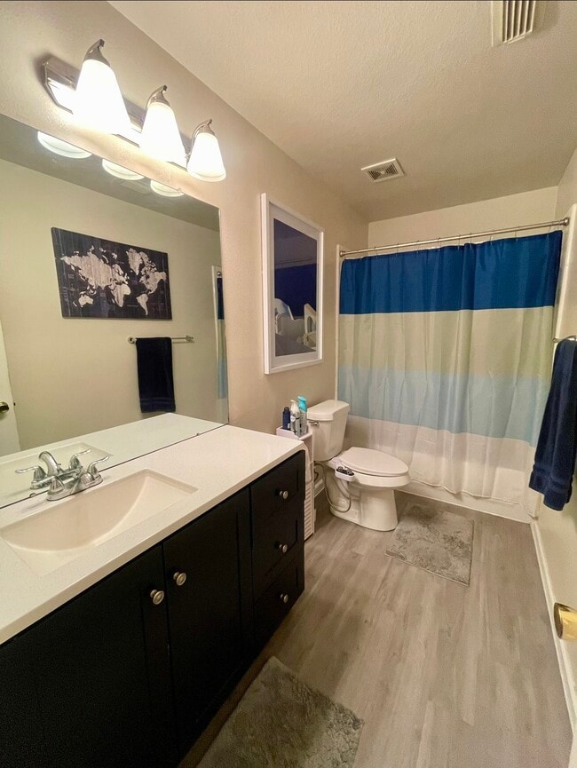 Building Photo - 931 N Sky Dr