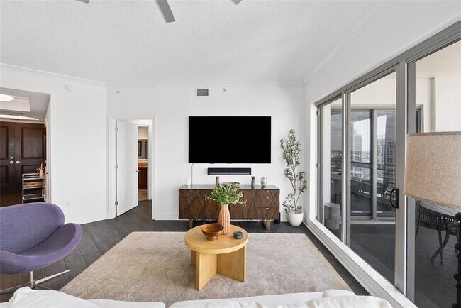 Building Photo - 1209 E Cumberland Ave