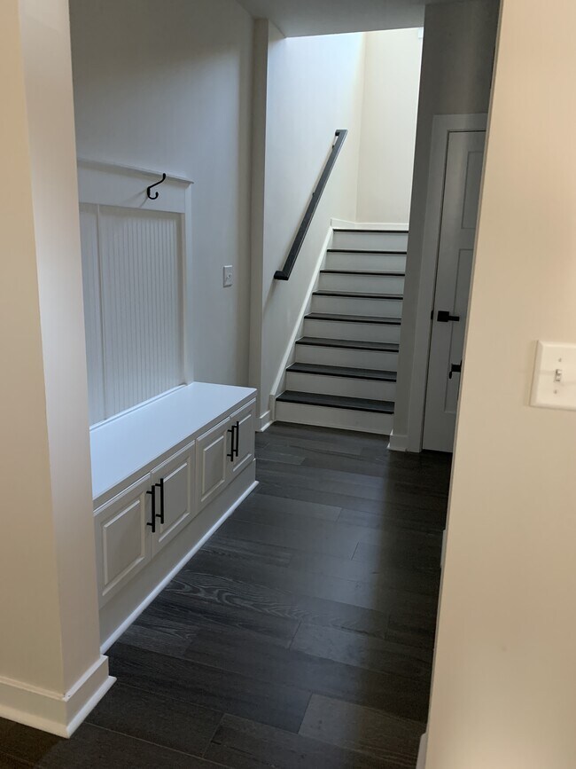 Building Photo - 2325 Hazel Wy