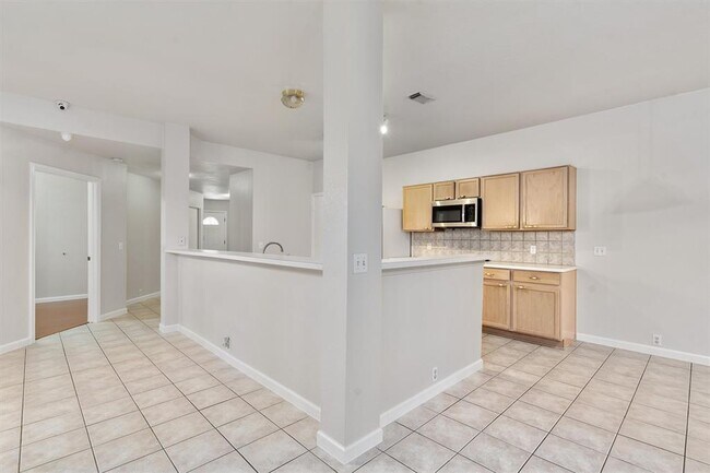 Building Photo - 902 Rocking Spur Cove