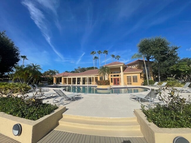 Building Photo - Palm Lakes Condominium