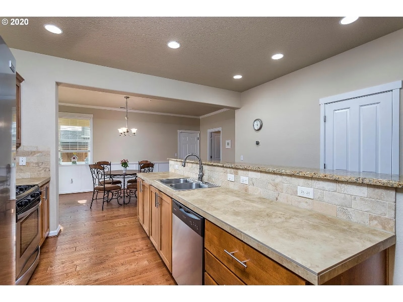 Building Photo - 10528 NE Gateway St