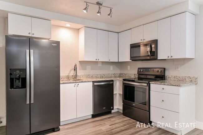 Building Photo - 3150 N Harlan St