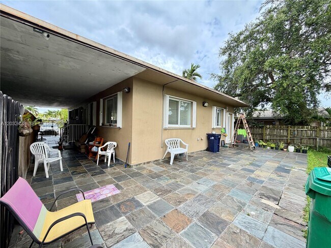 Building Photo - 2780 SW 90th Ave