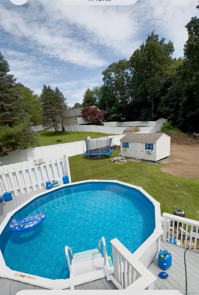 Building Photo - 10 Candlewood Rd