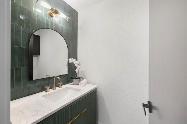 Building Photo - 5510 Harvest Oak Landing Dr