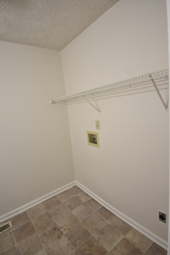 Building Photo - 202 Cobblestone Ct