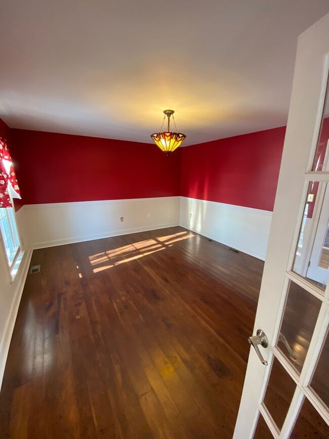 Building Photo - Stunning 3 Bedroom Home with Barn and Over 3 Acres!