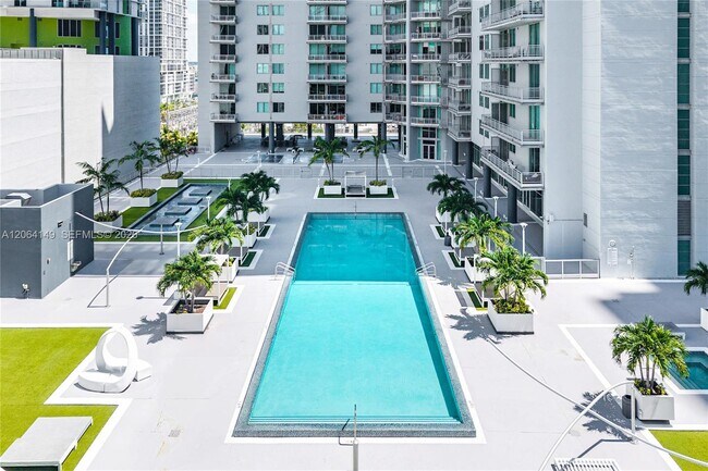 Building Photo - 690 SW 1st Ct