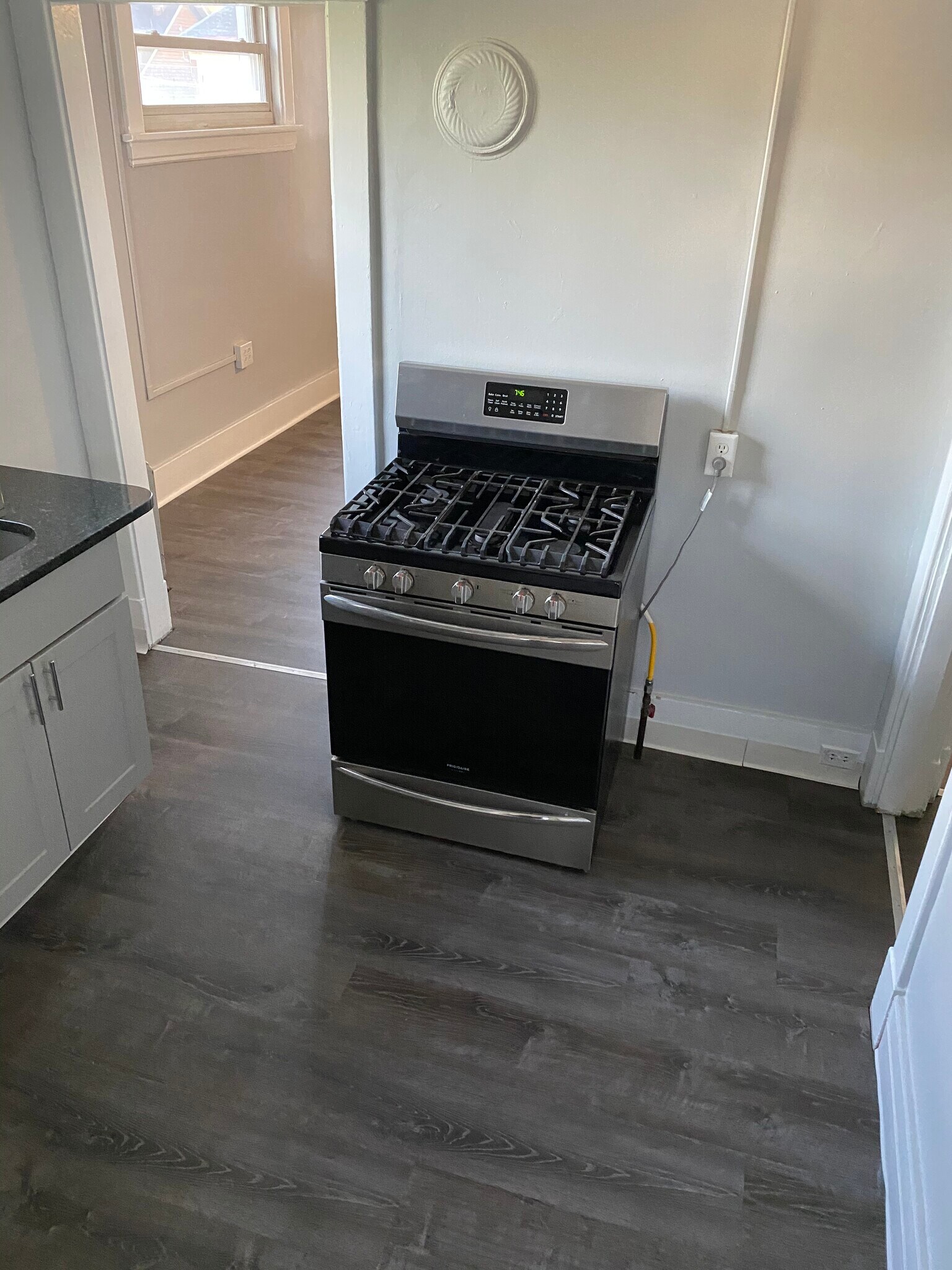 Building Photo - 1500 Dormont Ave