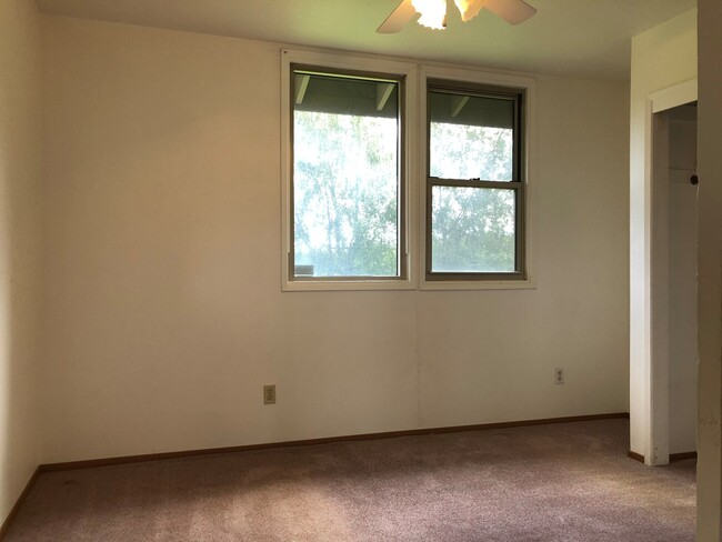 Building Photo - 1980 Sultana Dr