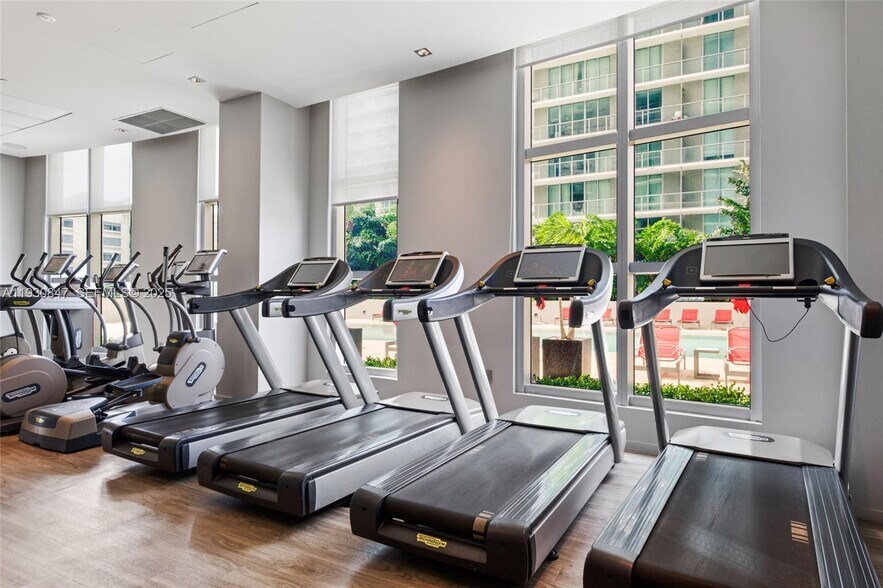 Building Photo - 1100 S Miami Ave