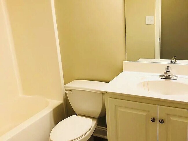 Building Photo - 108 Huntington Shoals Dr