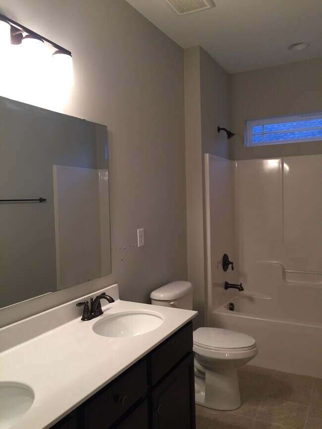 Building Photo - 2618 Snap Dragon Dr