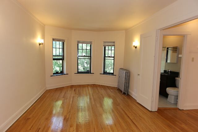 Building Photo - 4944 N Hoyne Ave