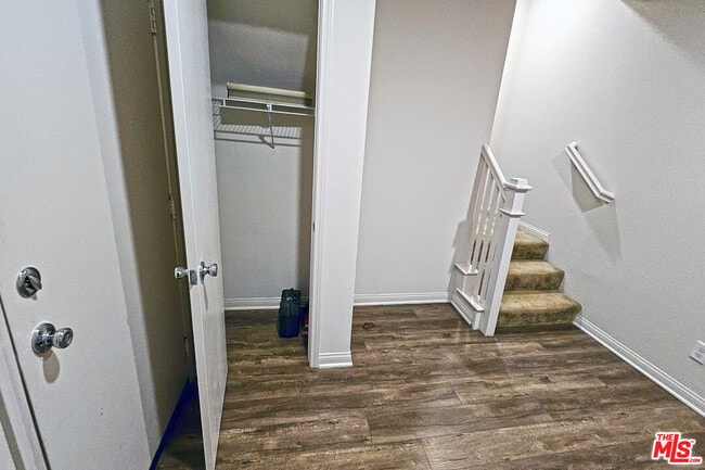 Building Photo - 7245 Maple Rd