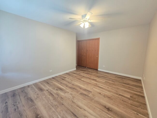 Building Photo - 1565 Old Barn Cir