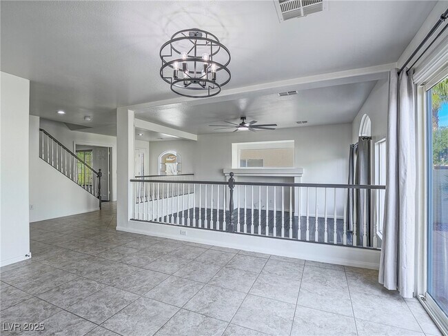 Building Photo - 10898 Carberry Hill St