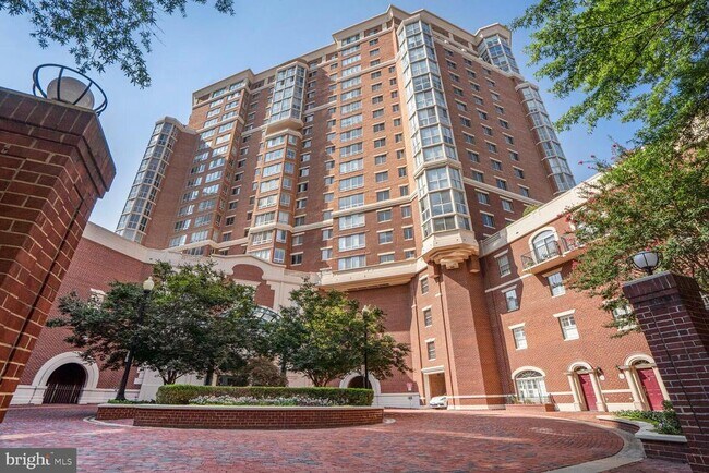 Building Photo - 2121 Jamieson Ave