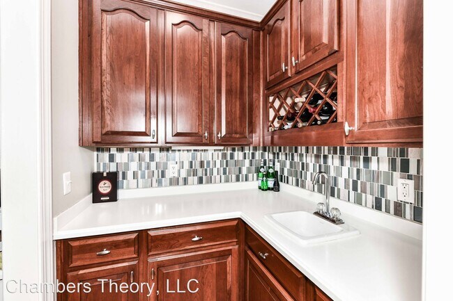 Building Photo - 4 br, 4.5 bath House - 6660 Avignon Blvd.