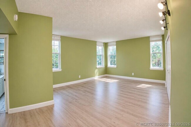 Building Photo - 4000 Cypress Grove Way