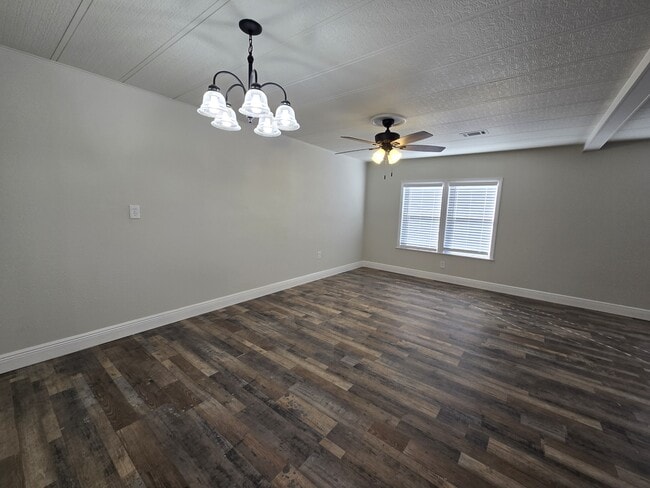 Building Photo - 2875 Bay Ave