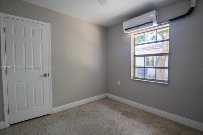 Building Photo - 521 N 20th St