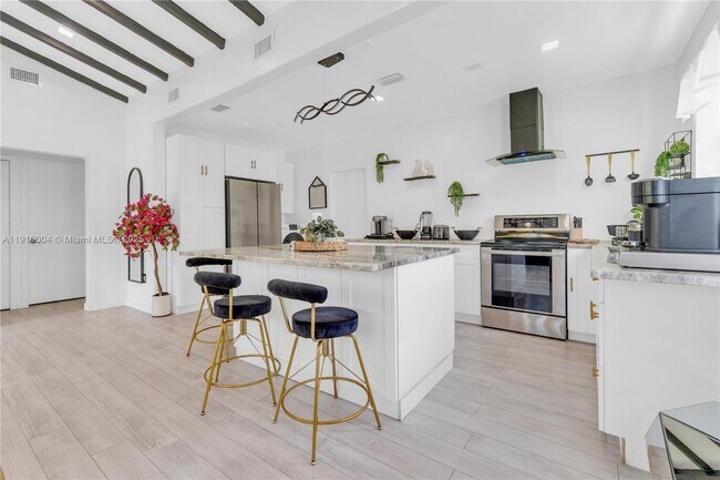 Building Photo - 774-774 NW 49th St