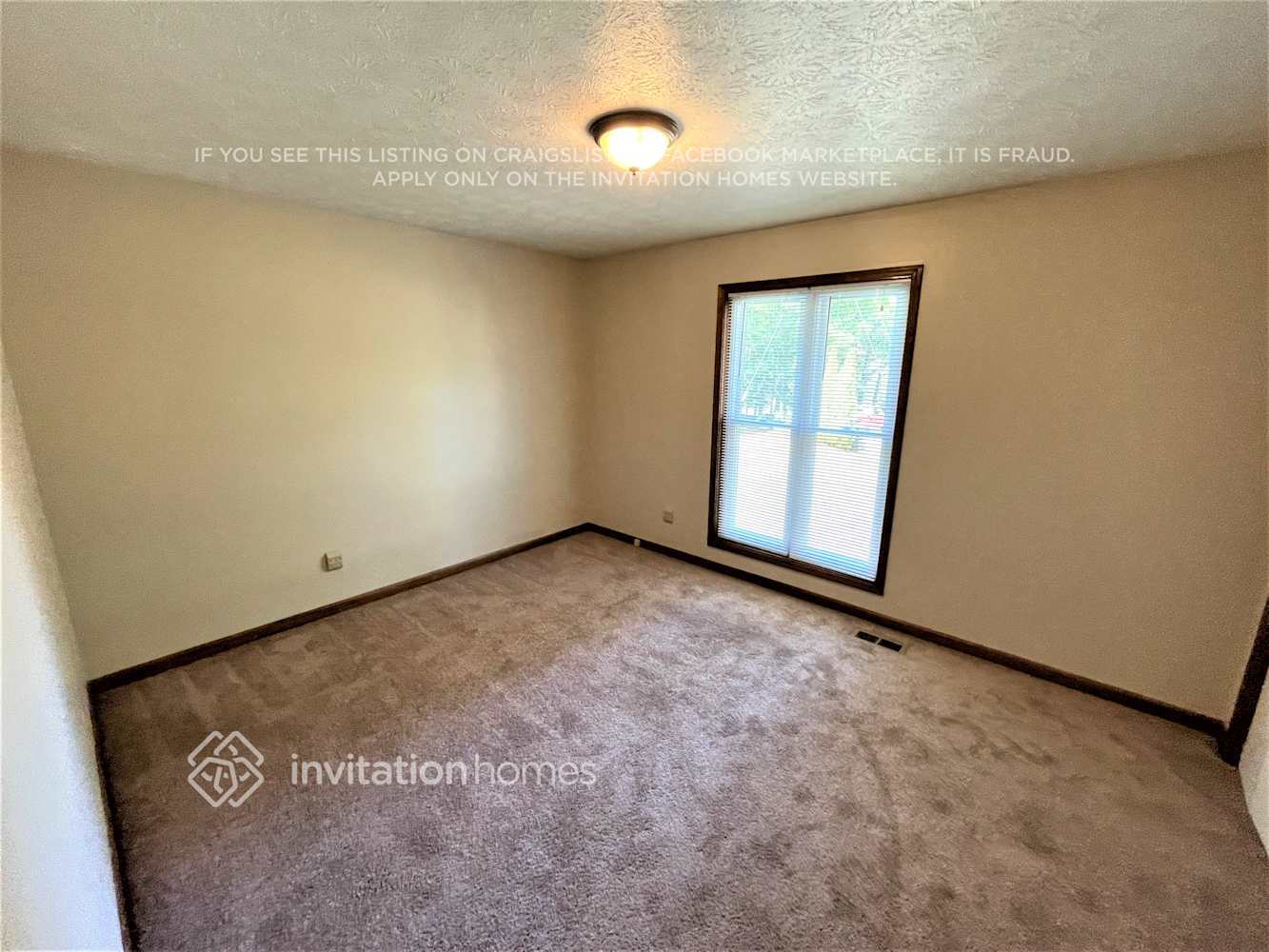 Building Photo - 9082 Green Pines Ct