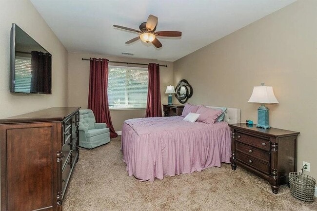 Building Photo - 1295 E Via Estrella Dr