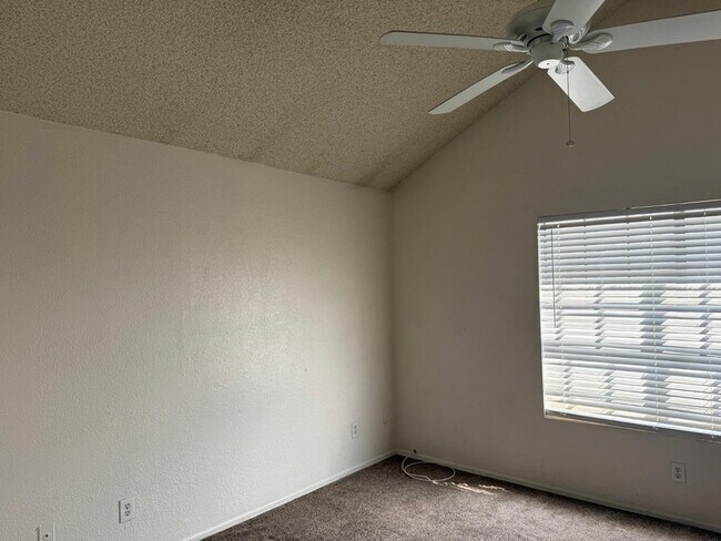 Building Photo - 5704 E Aire Libre Ave