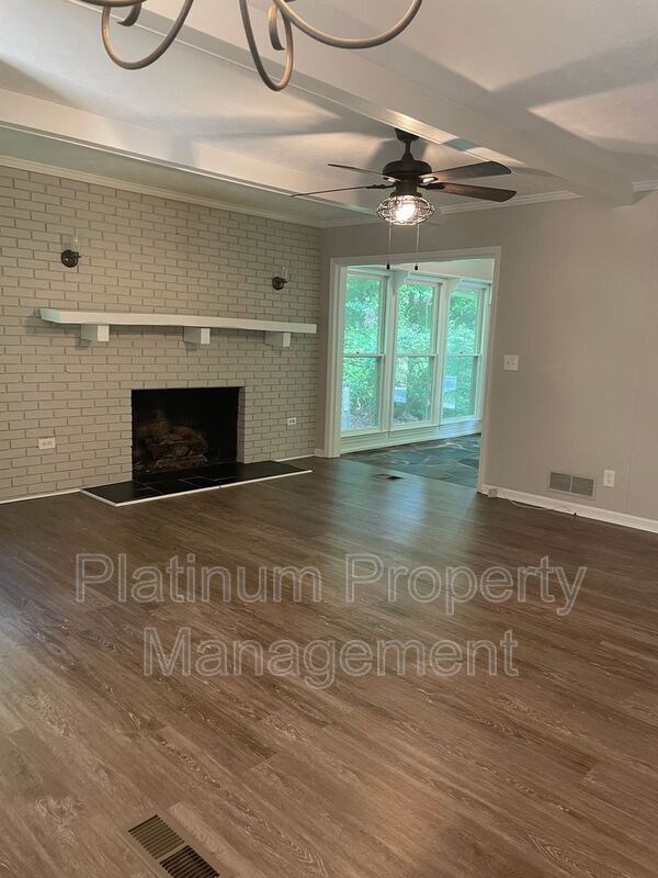 Building Photo - 224 Cold Creek Dr