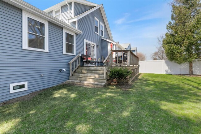 Building Photo - 17 Cedar Terrace