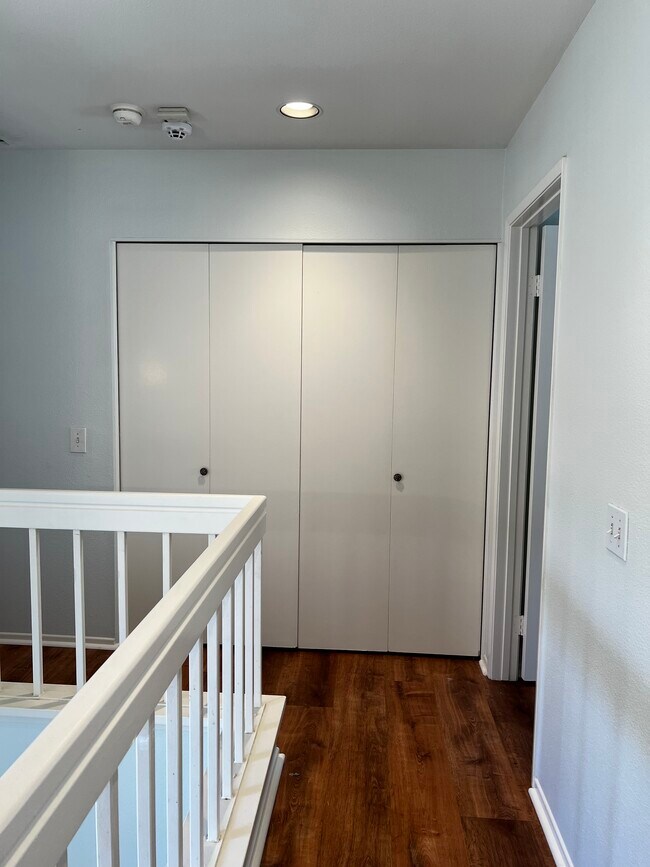 2nd floor laundry view - 10924 Creekbridge Plz