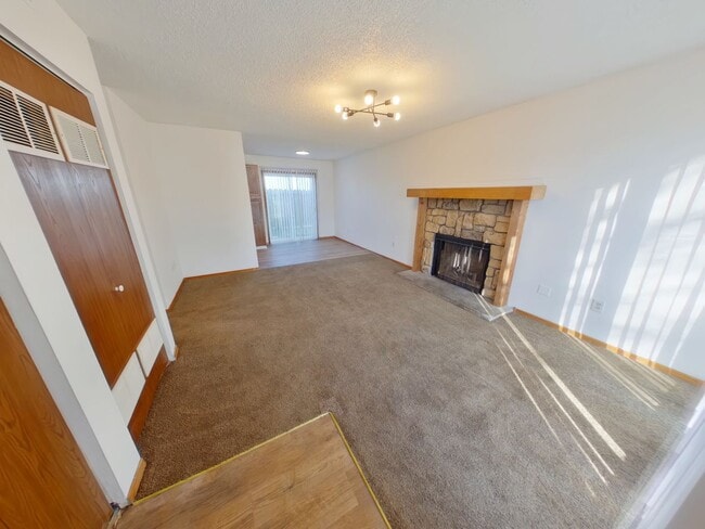 Building Photo - 3960 N Garland Cir