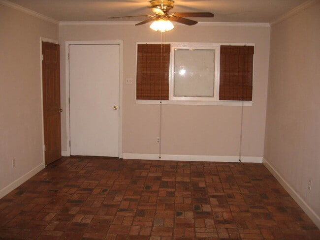 Building Photo - 3/1 Home in West Park Manor